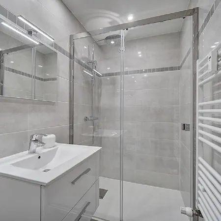 Cosy Balcon, Proche Plages- Centre A0b166 Апартаменты *